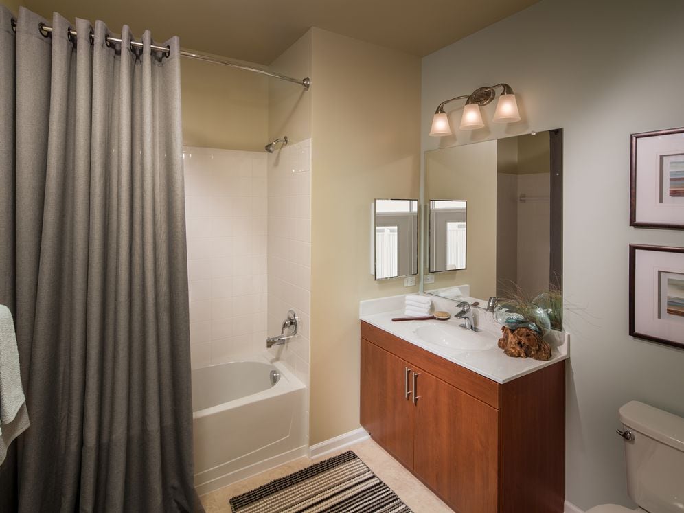 One Bedroom Bathroom