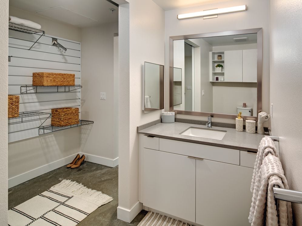 Bath and customizable closet