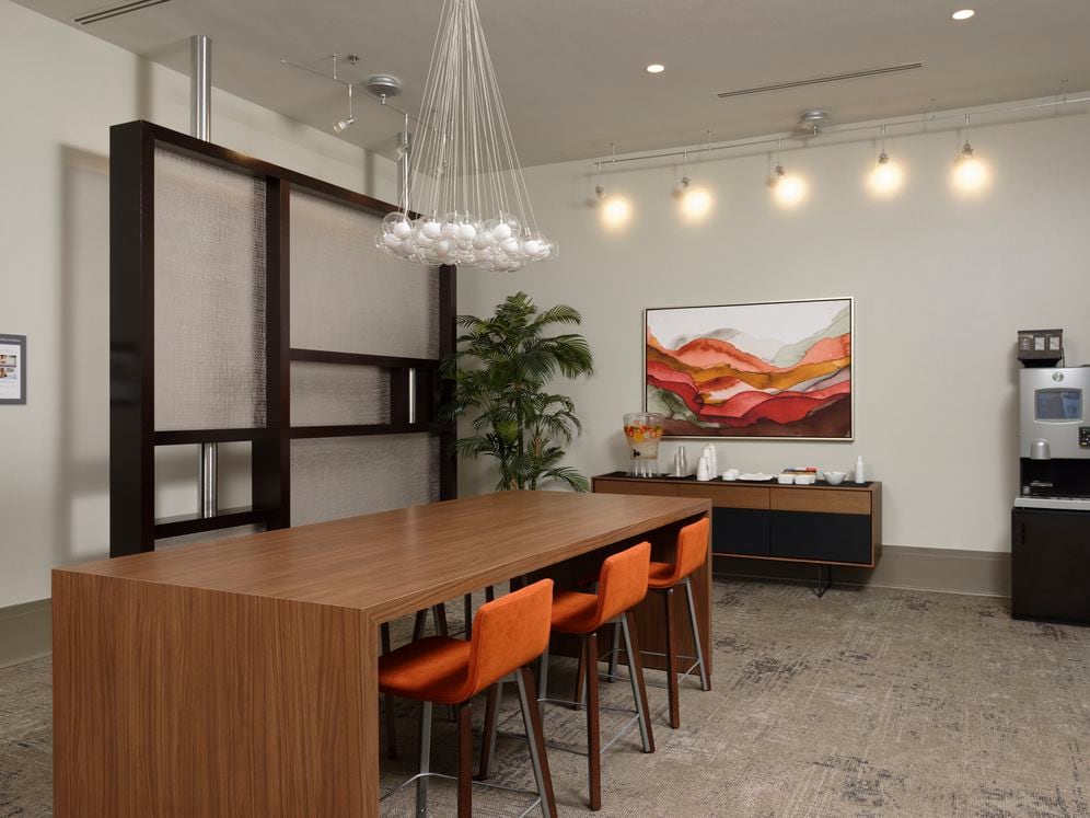 Leasing office and lobby