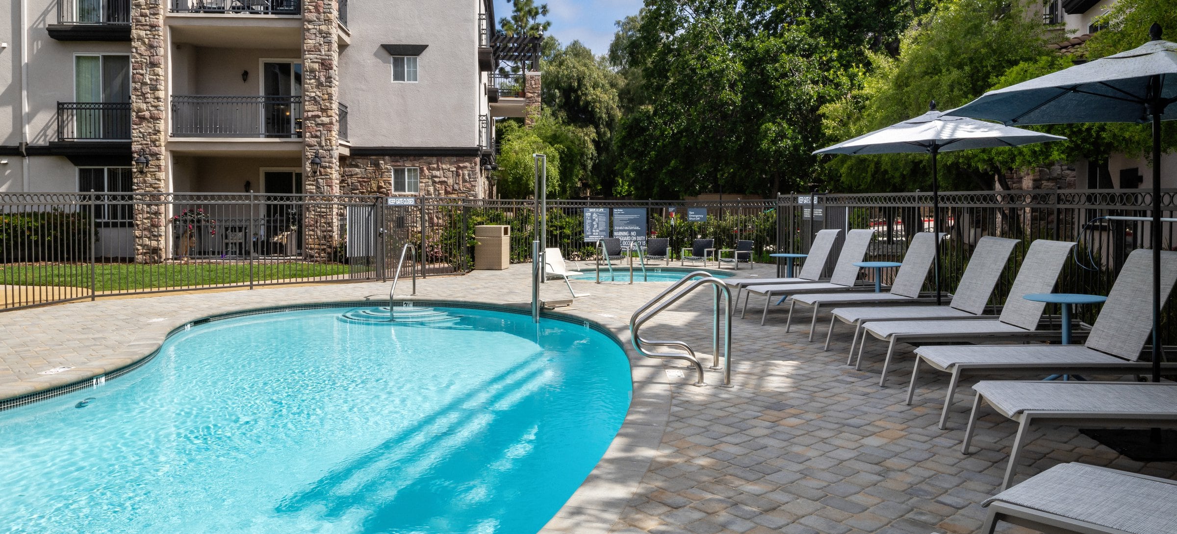 Avalon Thousand Oaks Plaza CA581 4.23.2025