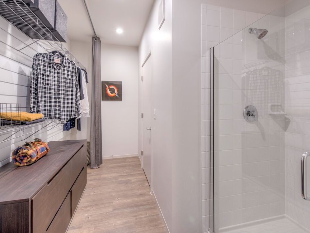 Open concept customizable closet