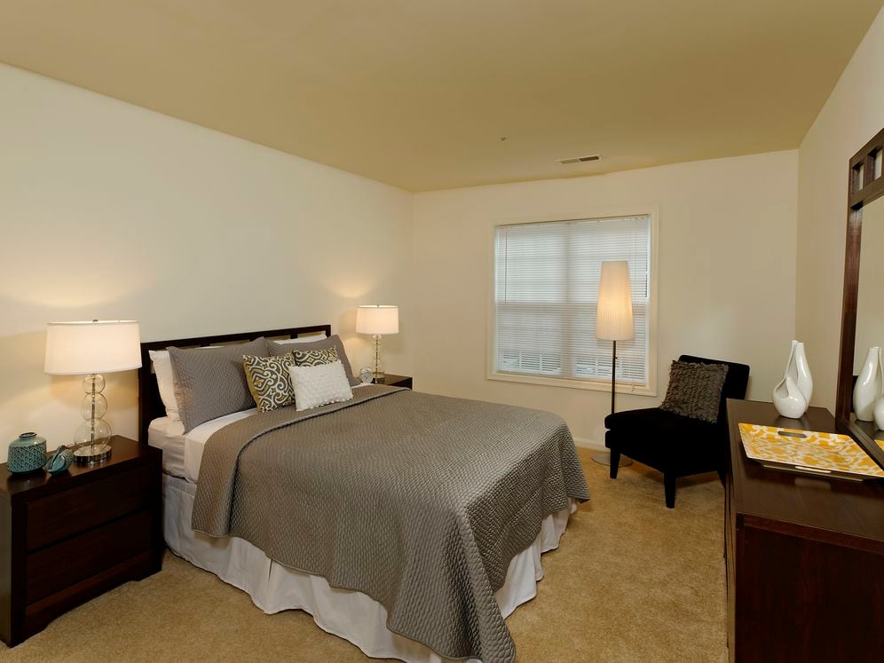 Bedroom with carpet