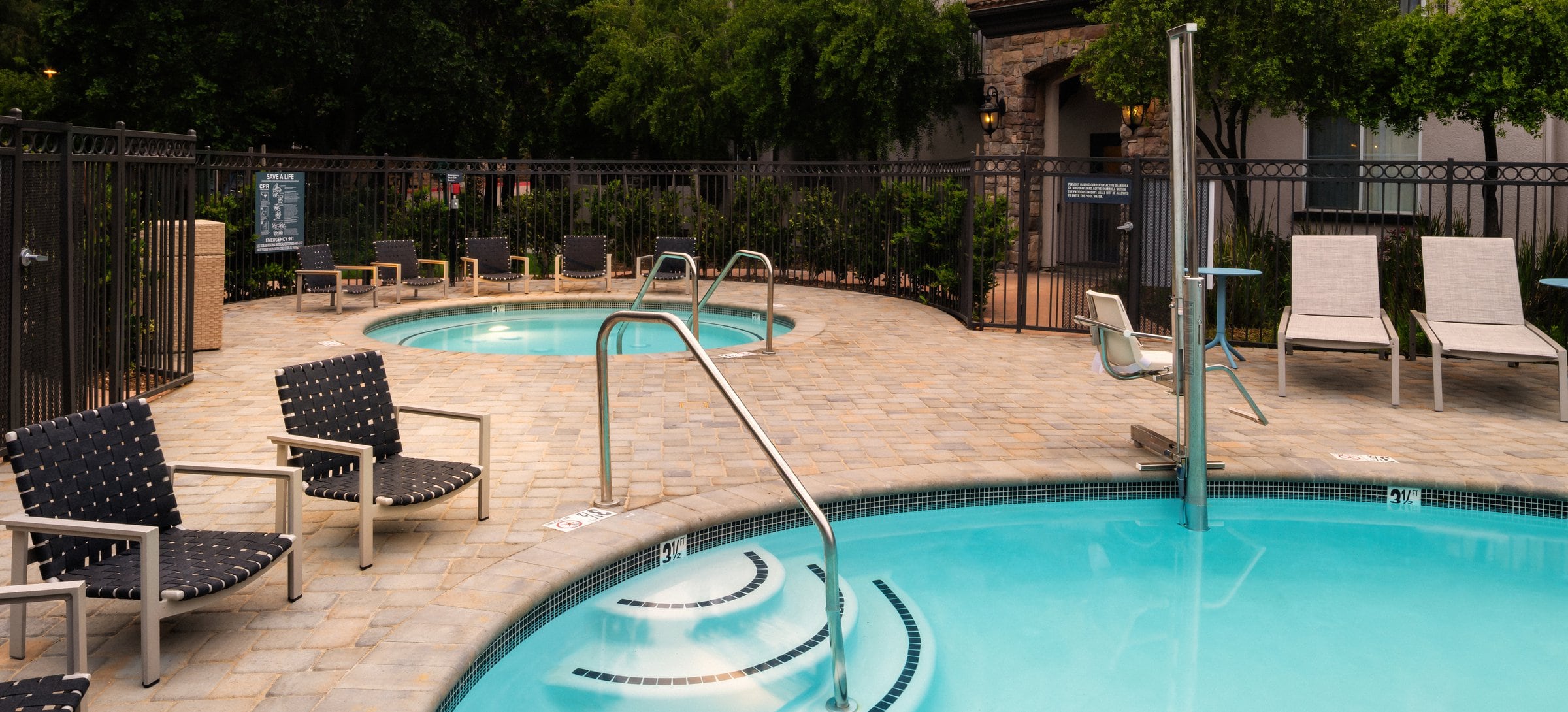 Avalon Thousand Oaks Plaza CA581 4.23.2025