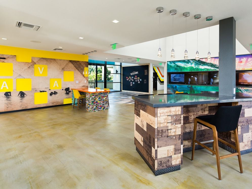 Leasing Center