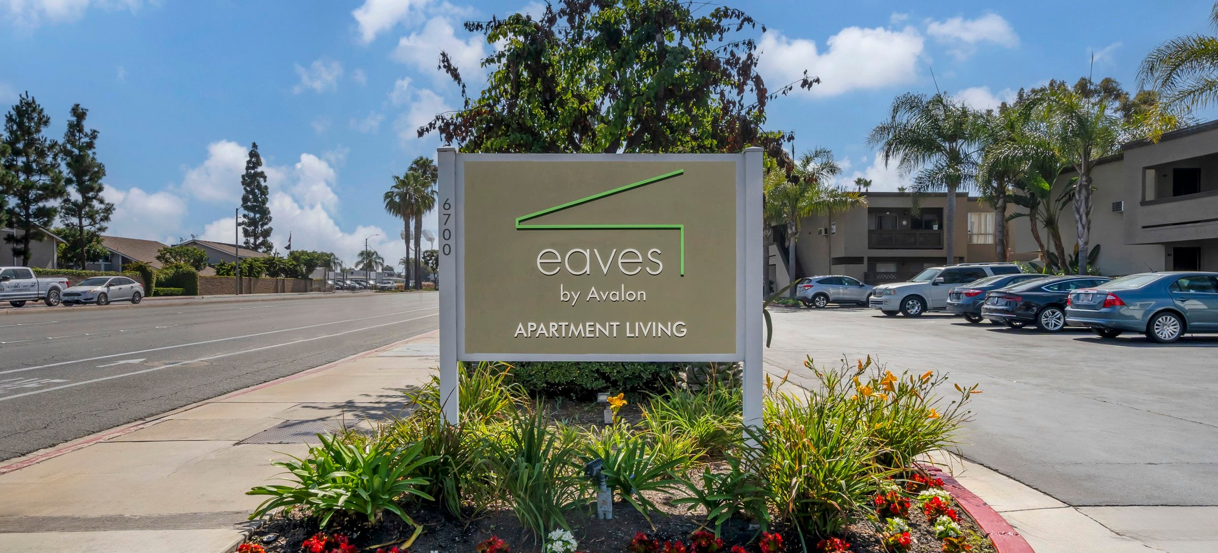 eaves Huntington Beach CA059 7.27.2023