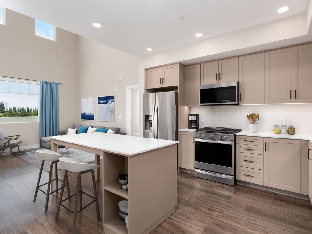 Townhome kitchen and dining area (select homes)