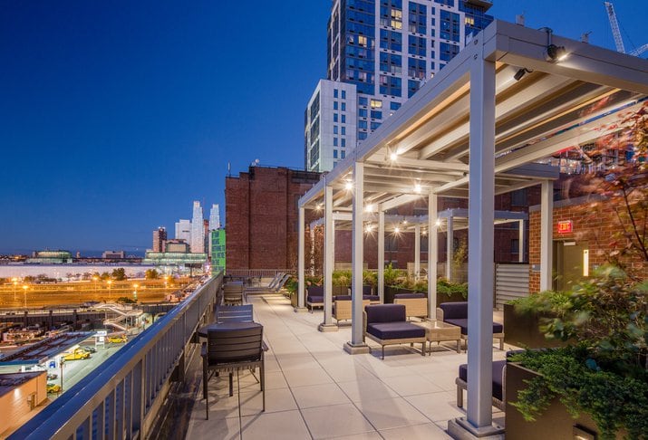 Avalon West Chelsea exterior image