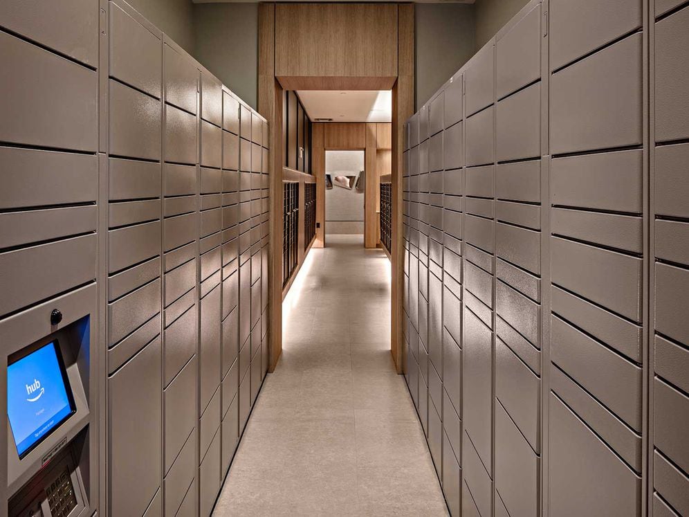 Amazon HUB package lockers