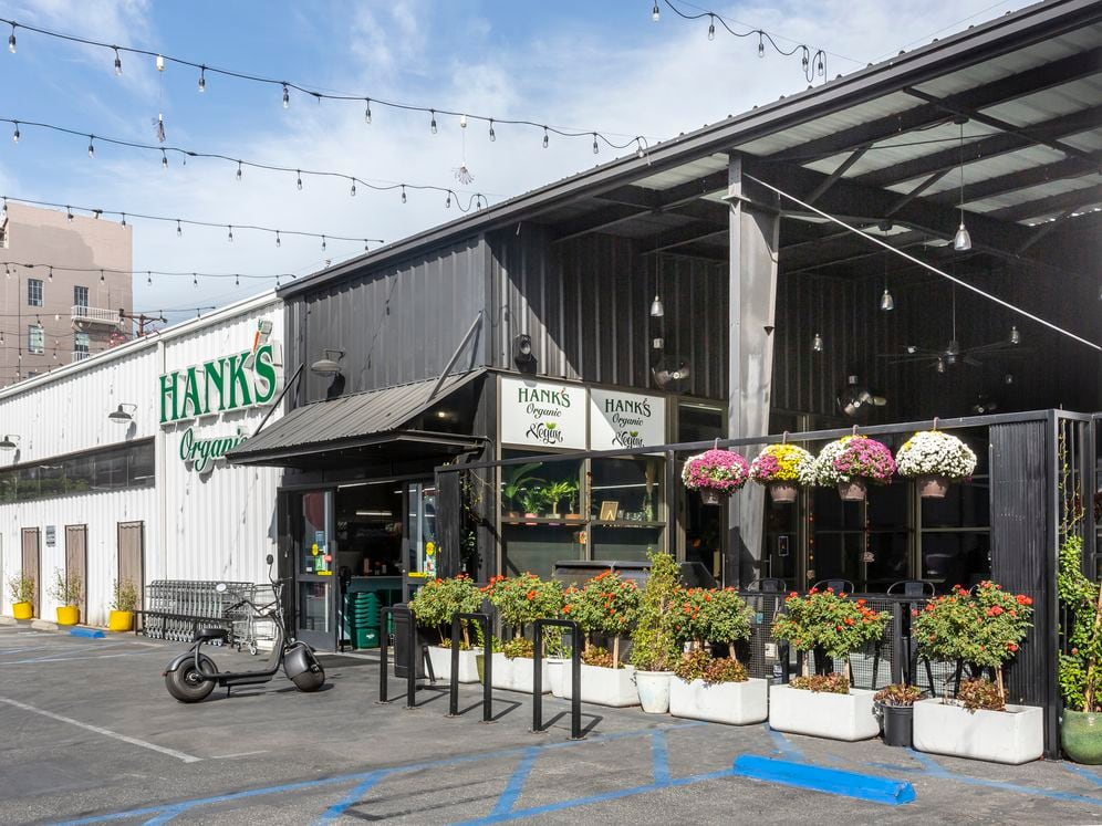 Located just 2 blocks away from grocery store