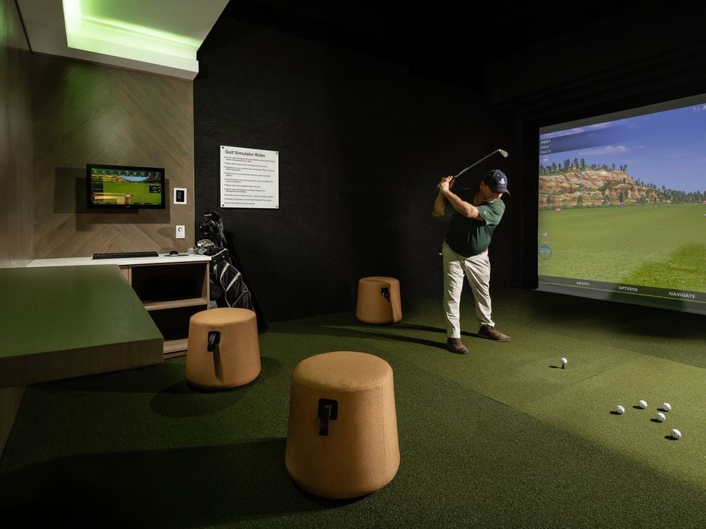 Golf simulator