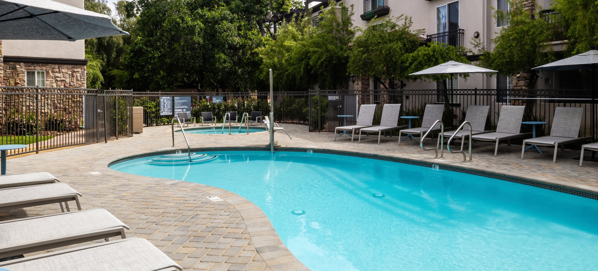 Avalon Thousand Oaks Plaza CA581 4.23.2025