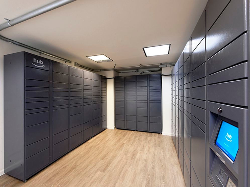 Amazon HUB automated package lockers