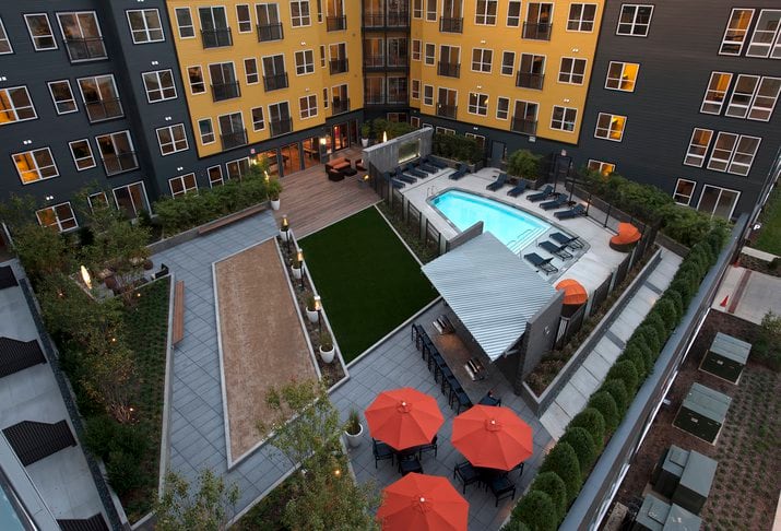 Avalon Dunn Loring exterior image